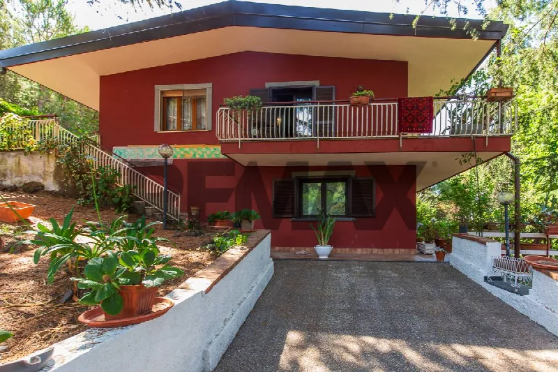 Casa Indipendente in vendita a Nicolosi - foto 1