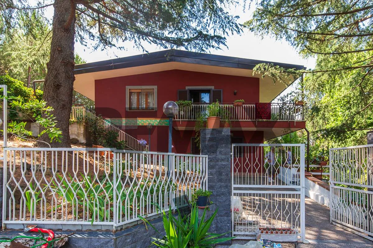Casa Indipendente in vendita a Nicolosi - foto 3