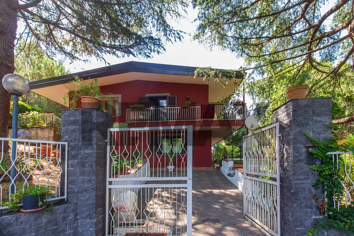 Casa Indipendente in vendita a Nicolosi - foto 4