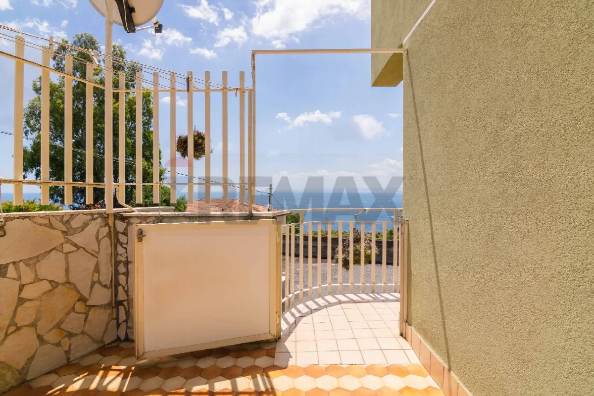 Casa Indipendente in vendita ad Aci Castello - foto 2