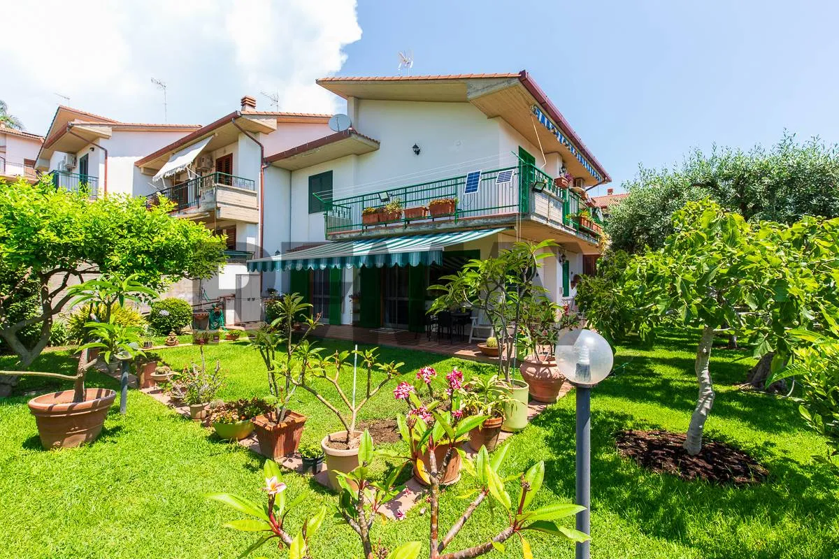 Villa in vendita ad Aci Catena - foto 3