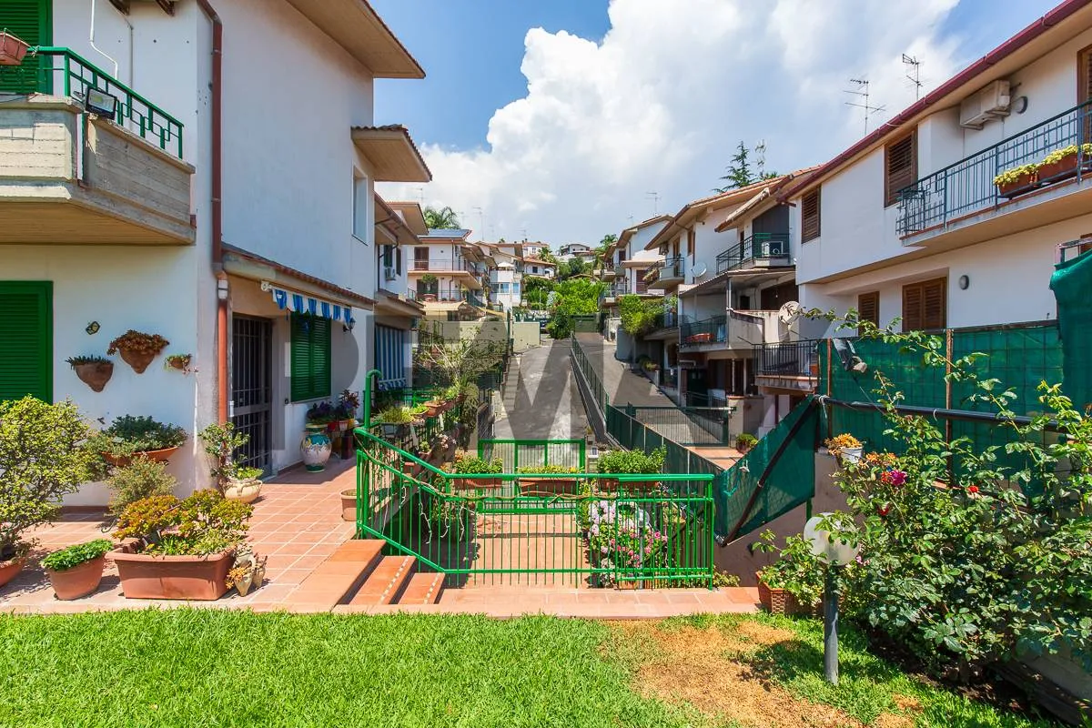 Villa in vendita ad Aci Catena - foto 4
