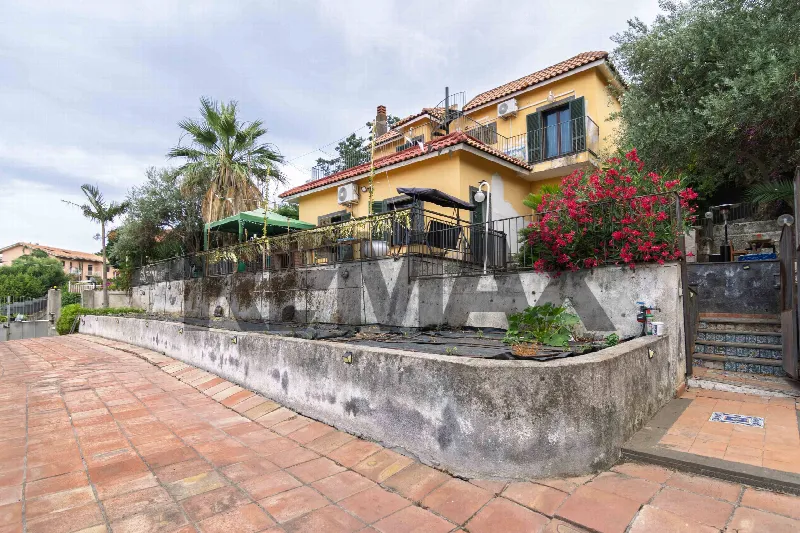 Villa in vendita ad Aci Castello - foto 1