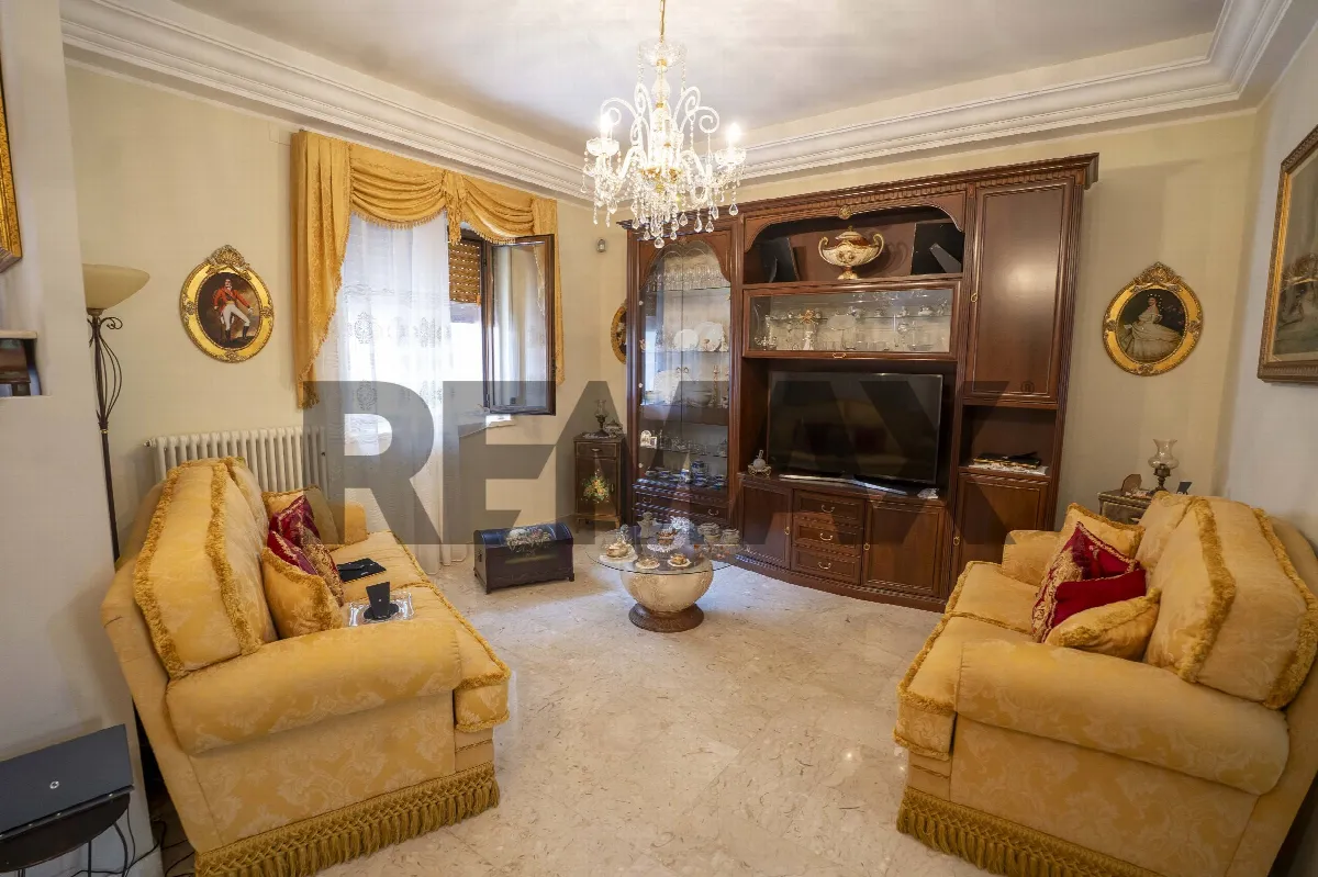 Casa Indipendente in vendita ad Aci Castello - foto 2