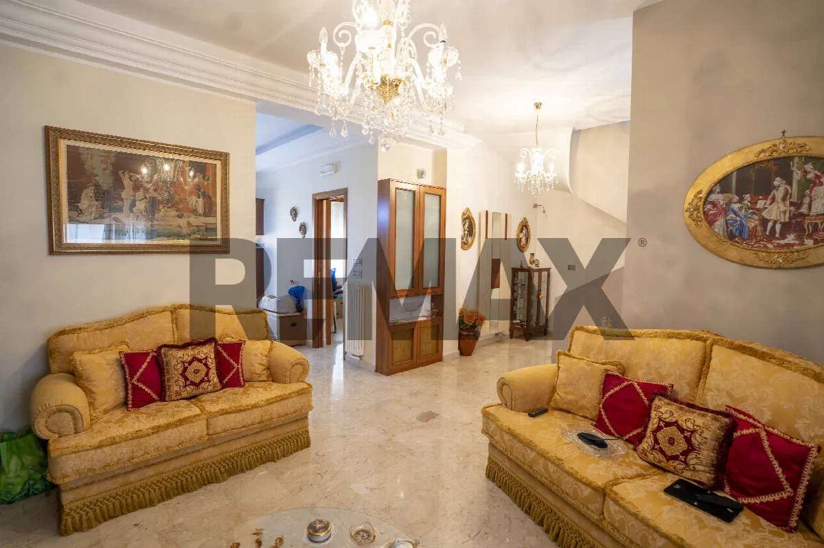 Casa Indipendente in vendita ad Aci Castello - foto 3