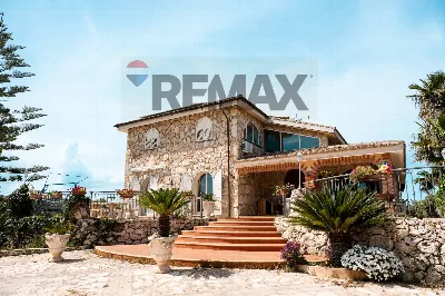 Villa in vendita a Solarino - foto 1