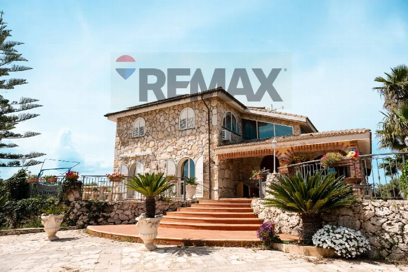 Villa in vendita a Solarino - foto 1