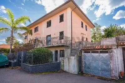 Villa in vendita a San Giovanni la Punta - foto 1