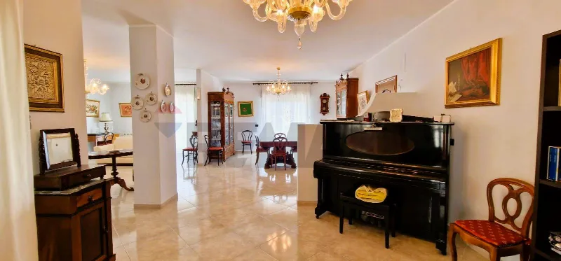 Villa in vendita a Giarre - foto 1