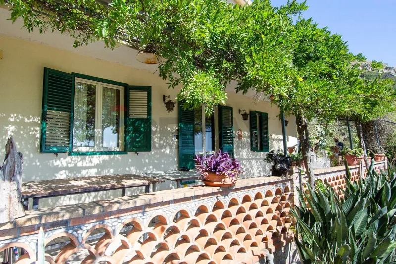 Villa in vendita a Castelmola - foto 1