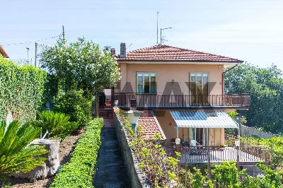 Villa in vendita a Nicolosi - foto 1