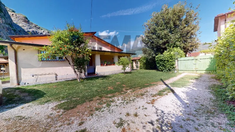 Villa in vendita a Camaiore - foto 1
