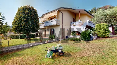 Villa in vendita a Massarosa - foto 1