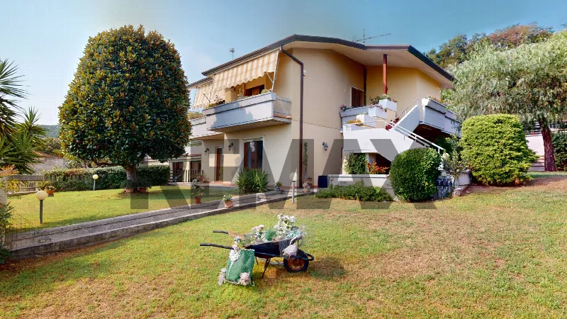 Villa in vendita a Massarosa - foto 1