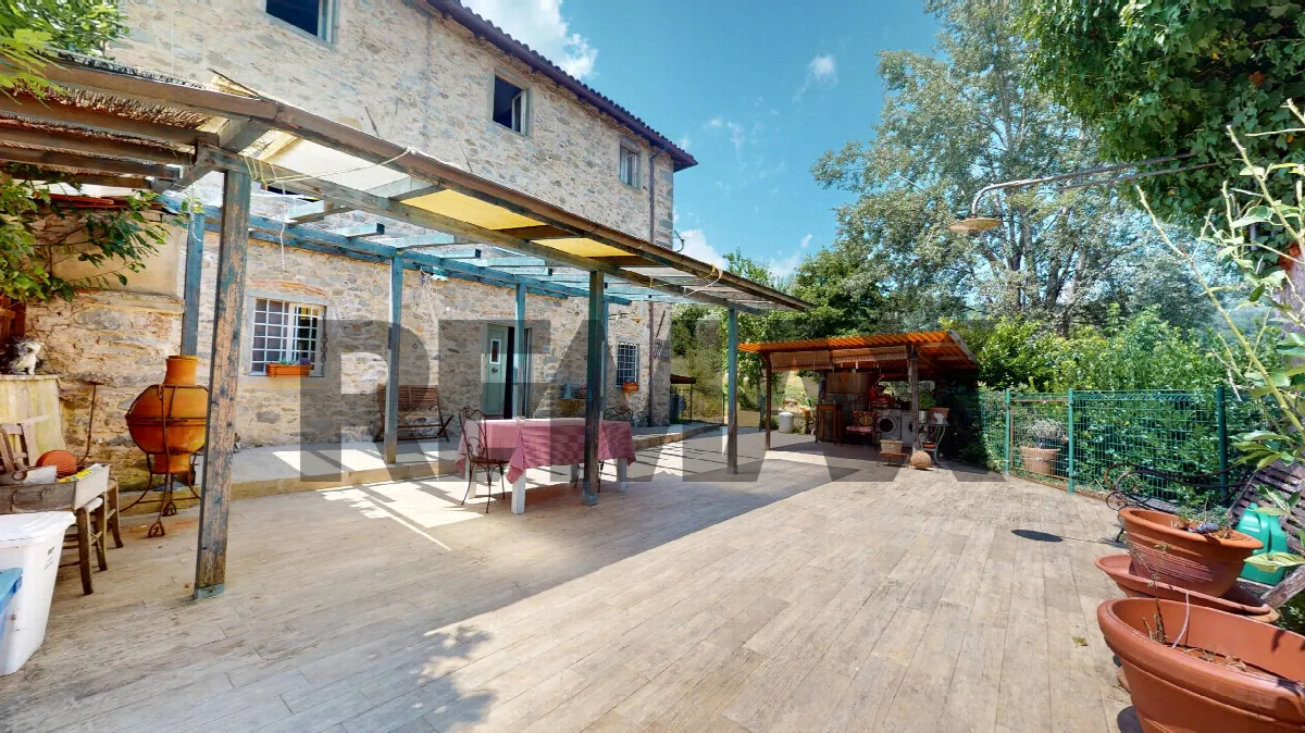 Rustico/Casale in vendita a Gallicano - foto 3