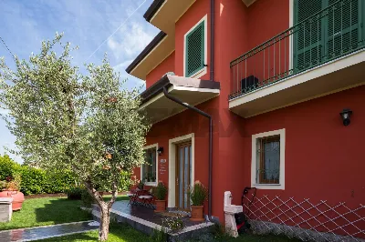 Casa Indipendente in vendita a Camaiore - foto 1