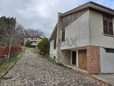 Villa in vendita a Sassoferrato - foto 1