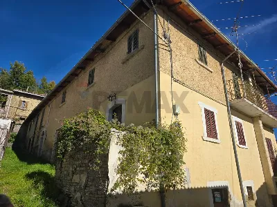 Casa Indipendente in vendita a Montereale - foto 1