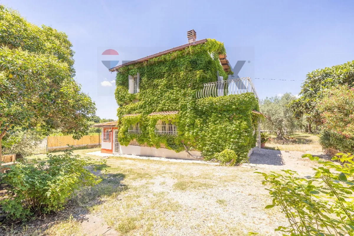 Villa in vendita a Monte Porzio Catone, Borghesiana, Finocchio - foto 2