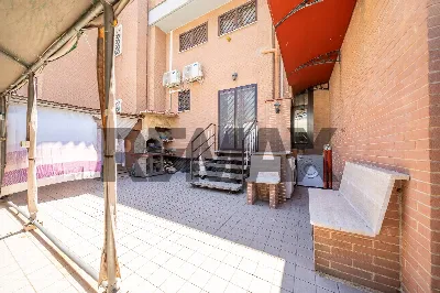 Casa Indipendente in vendita a Roma, Aless... - foto 2