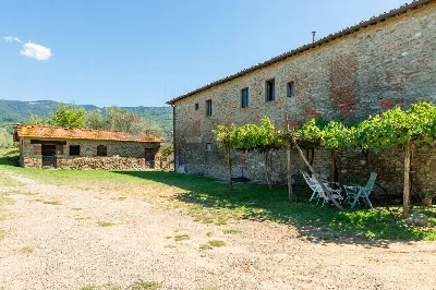 Rustico/Casale in vendita a Reggello - foto 3