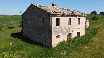 Rustico/Casale in vendita a Maiolati Spont... - foto 1