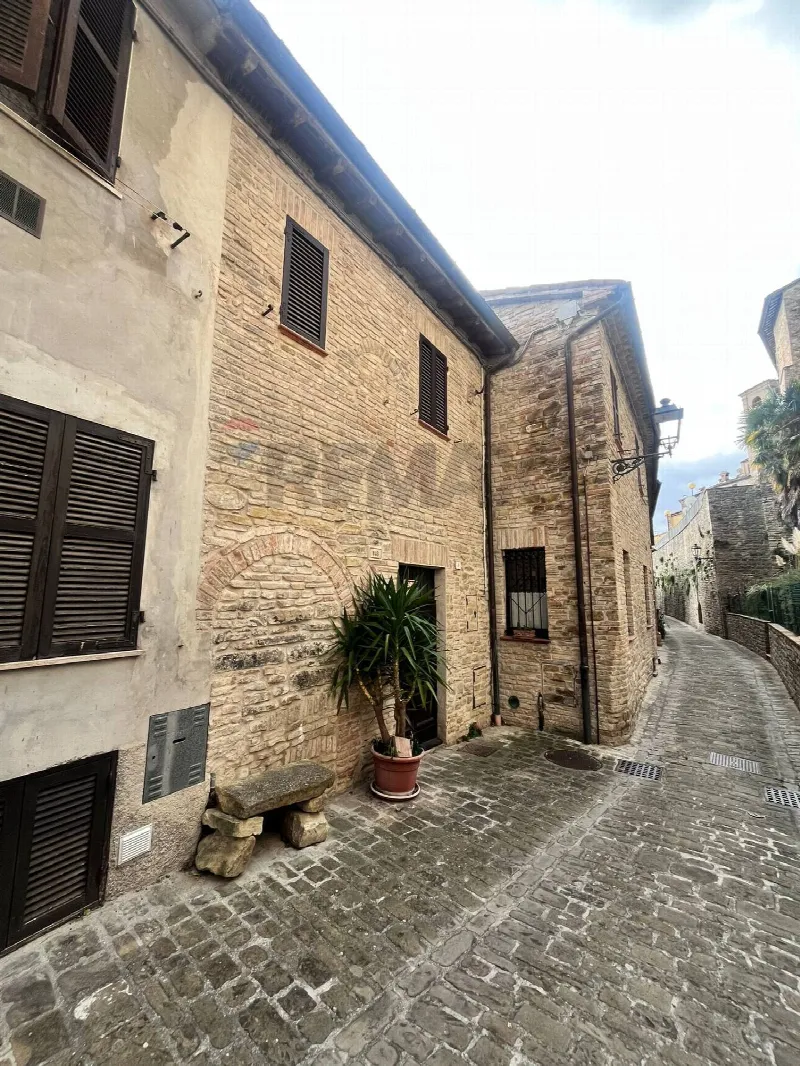 Casa Indipendente in vendita a Serra San Quirico - foto 1