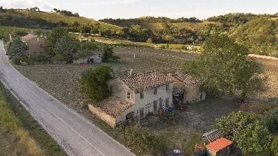Rustico/Casale in vendita a Rosora - foto 1