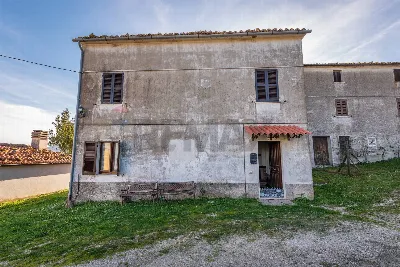 Casa Indipendente a Serra San Quirico