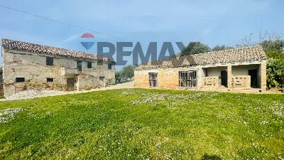 Rustico/Casale a Potenza Picena