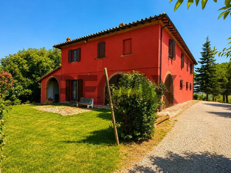 Rustico/Casale in vendita a Chiusi - foto 1