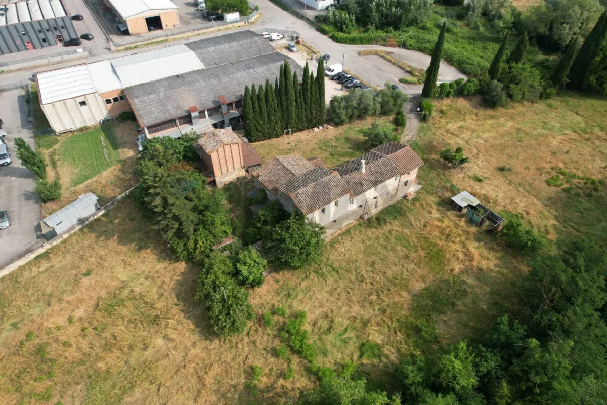 Rustico/Casale in vendita a Perugia, Ponte San Giovanni, Balanzano, Montebello, Collestrada - foto 3