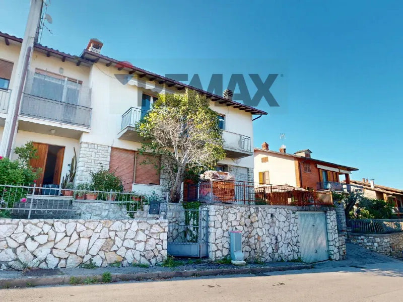 Casa Indipendente in vendita a Magione - foto 1