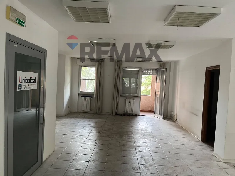 Ufficio in vendita a Perugia, Semicentro, Stazione, Madonna Alta, Prepo - foto 1