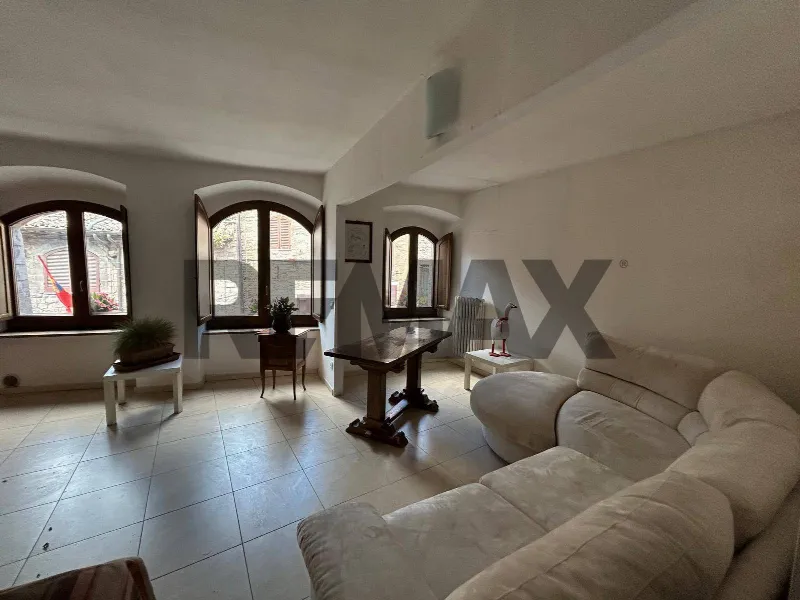 Casa Indipendente in vendita ad Assisi - foto 1