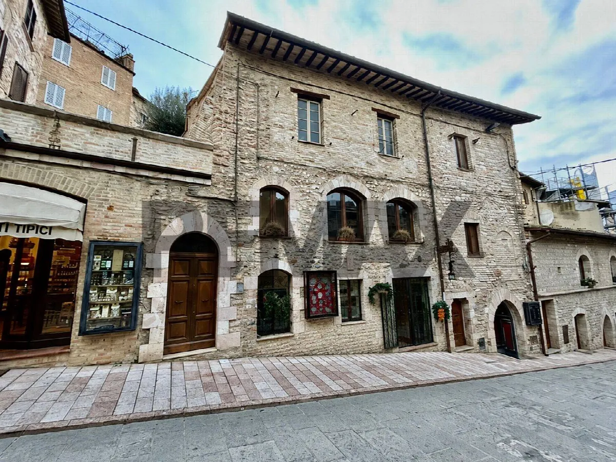 Casa Indipendente in vendita ad Assisi - foto 2