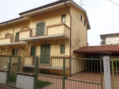 Villa in vendita a Fondi - foto 1