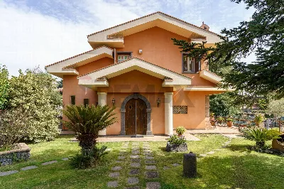 Villa in vendita a Nicolosi - foto 1