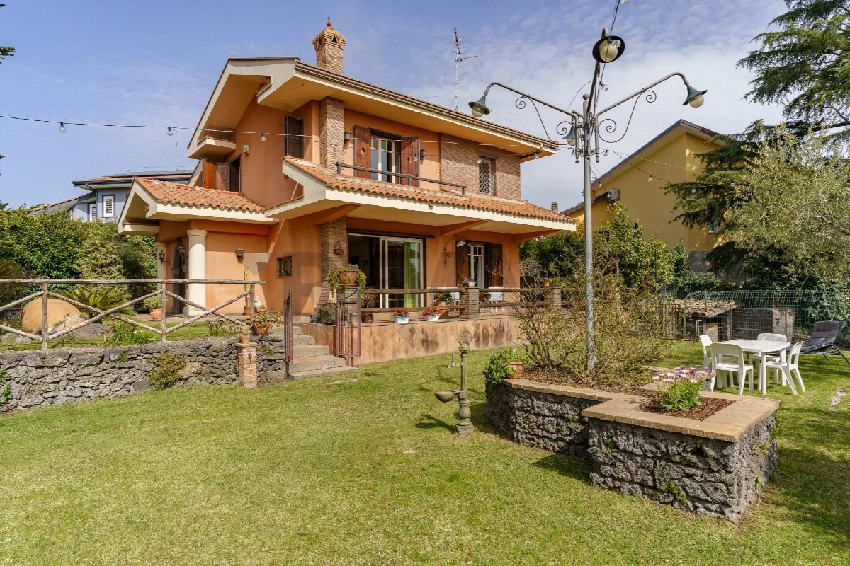Villa in vendita a Nicolosi - foto 2
