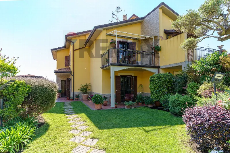 Villa in vendita a Viagrande - foto 1