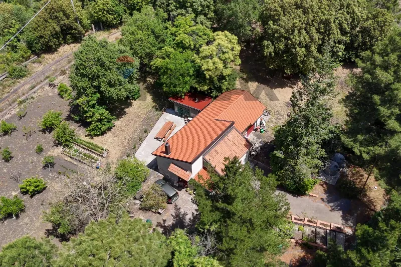 Villa in vendita a Nicolosi - foto 1