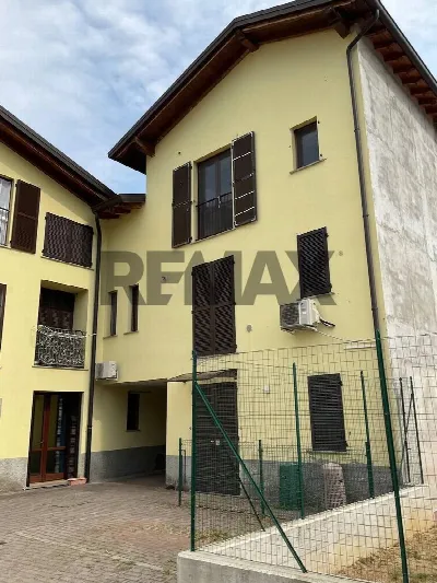 Casa Indipendente a Carugo