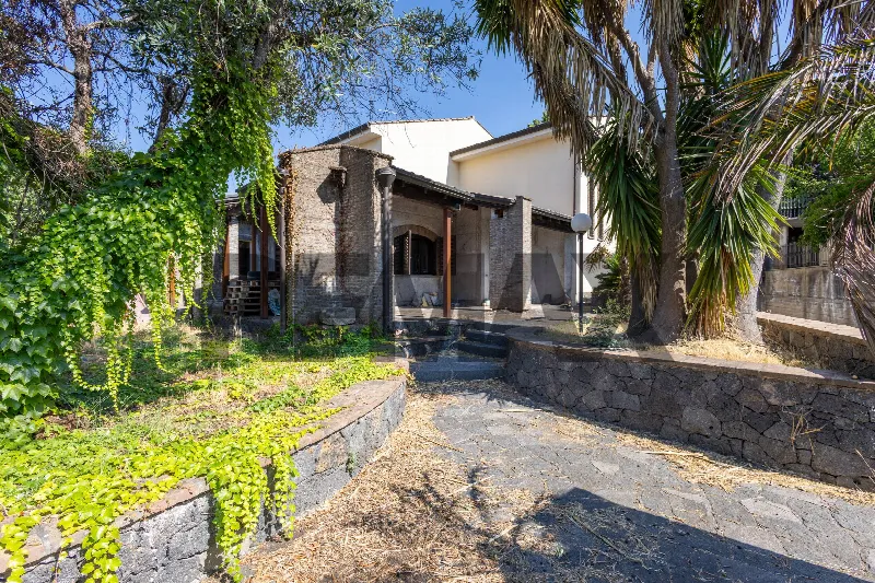 Villa in vendita a Trecastagni - foto 1
