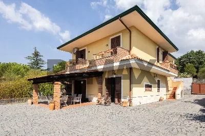 Villa in vendita a Nicolosi - foto 1