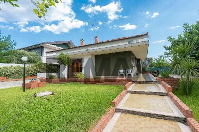 Villa in vendita a Sant'Agata li Battiati - foto 1
