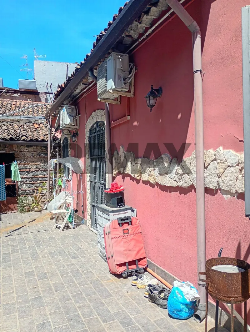 Casa Indipendente in vendita a Catania, Ferrarotto, Palestro, Calcare - foto 1