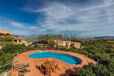 Villa a Trinità d'Agultu e Vignola