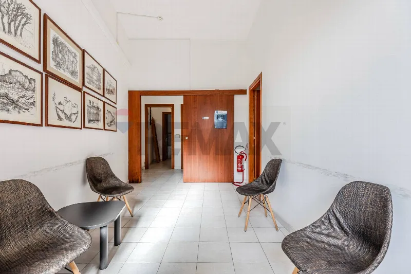 Ufficio in vendita a Cagliari, Is Mirrionis, Monte Claro, San Michele - foto 1