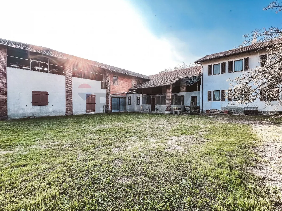 Rustico/Casale in vendita a Vercelli - foto 2