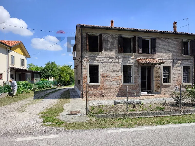 Casa Indipendente in vendita a Ferrara, San Martino, San Bartolomeo - foto 1